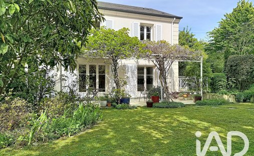 Casa en San Prix Centre, Saint-Prix, Francia 1