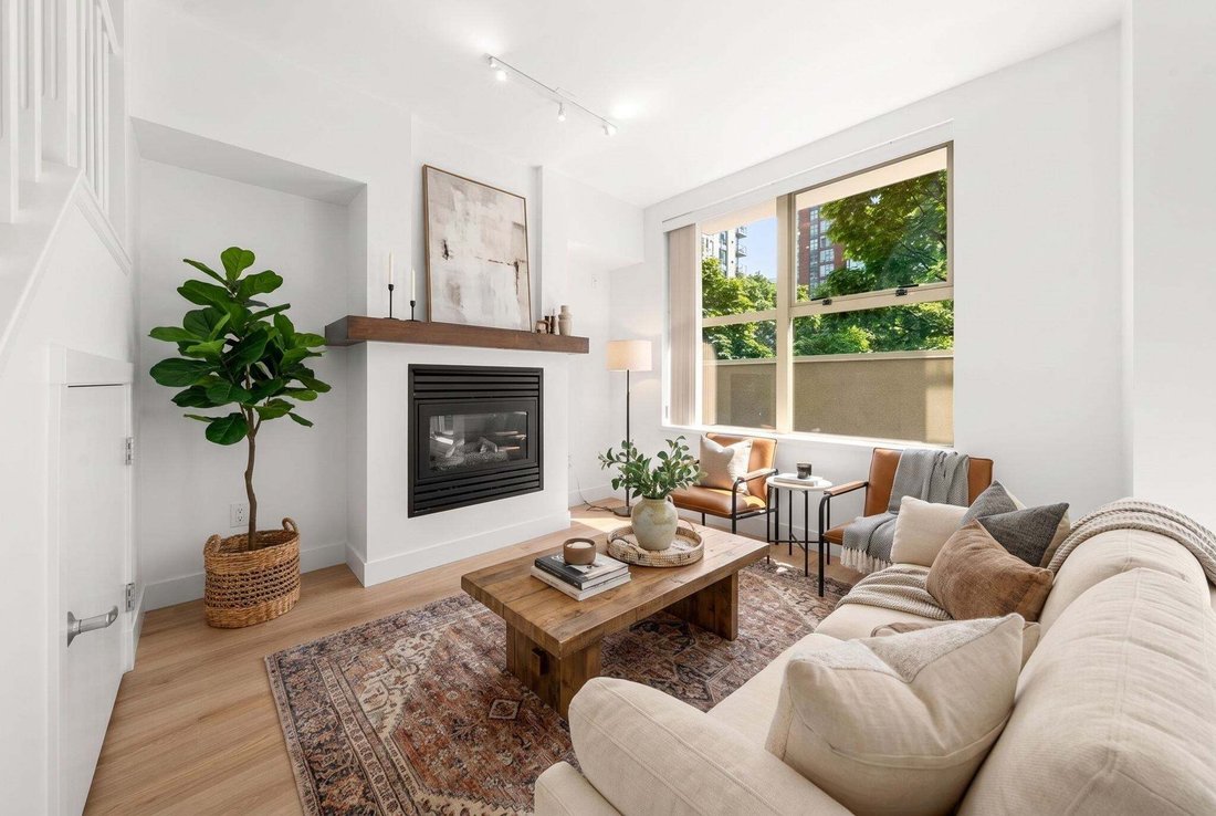 Townhouse in Vancouver, British Columbia, Canada 4 - 18739572