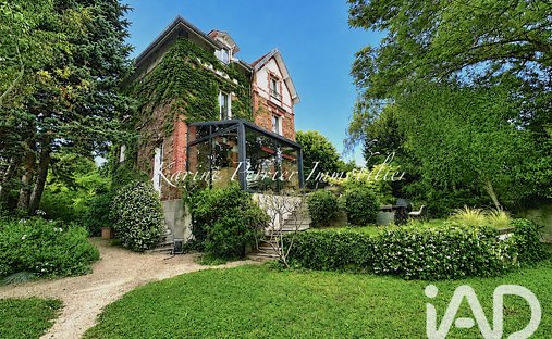 House in Poincare, Garches, France 1