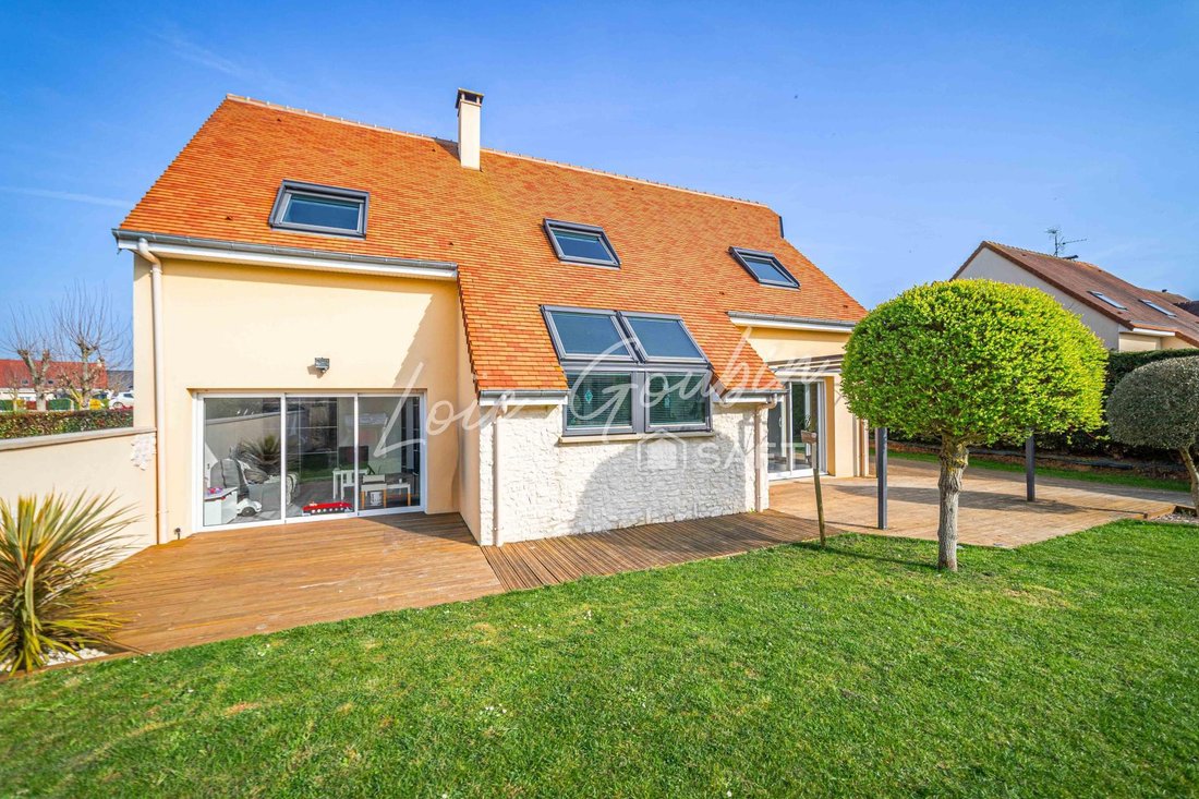 House in Saint-Martin-de-Fontenay, Saint-Martin-de-May, France 2 - 17511362