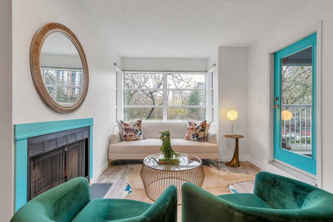 Condo in Vancouver, British Columbia, Canada 1 - 18739574