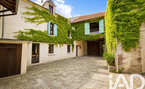 Haus in Centre Ville Sud, Montmagny, Frankreich 1