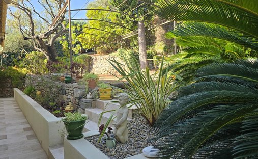 Maison à Solliès-Ville, Provence-Alpes-Côte d'Azur, France 1