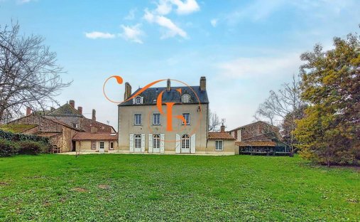 Maison à Saint-Mars-de-Coutais, Pays de la Loire, France 1