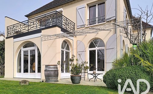House in Les Pierres Beurres, Verrières-le-Buisson, France 1