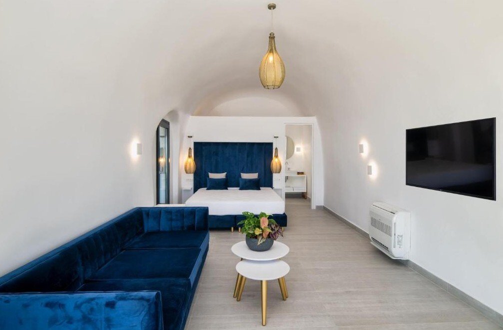 Estate in Thira, Aegean, Greece 4 - 18739995