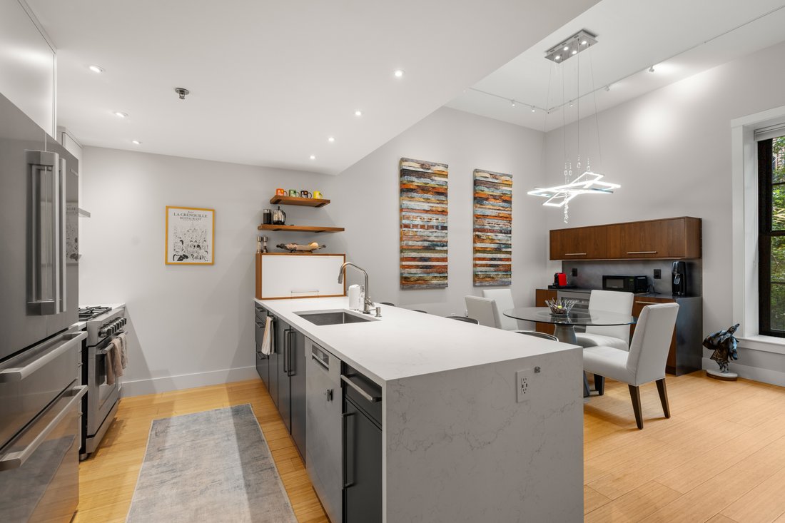 Condo in Boston, Massachusetts, United States 4 - 18739964