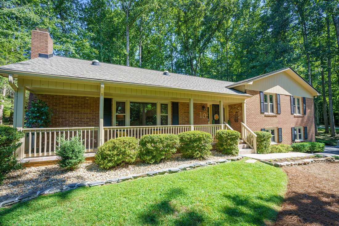 House in Hendersonville, North Carolina, United States 1 - 18739971