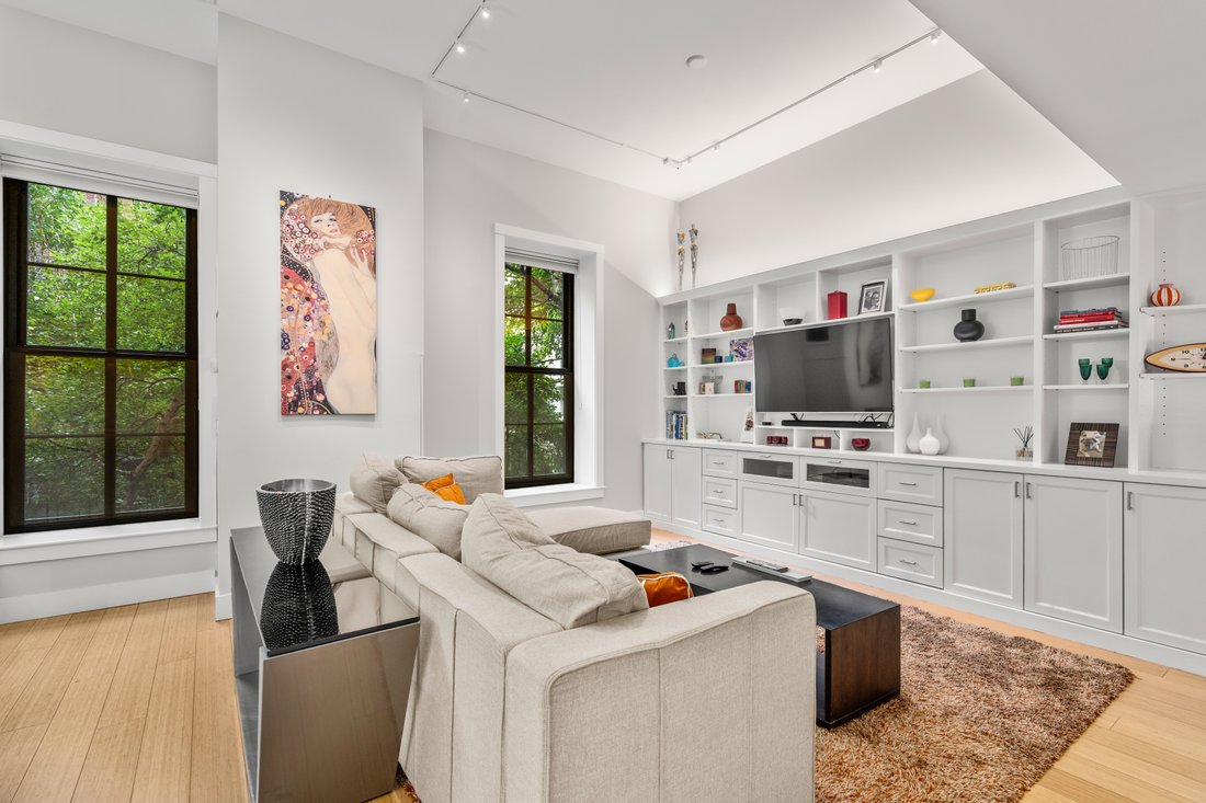 Condo in Boston, Massachusetts, United States 2 - 18739964