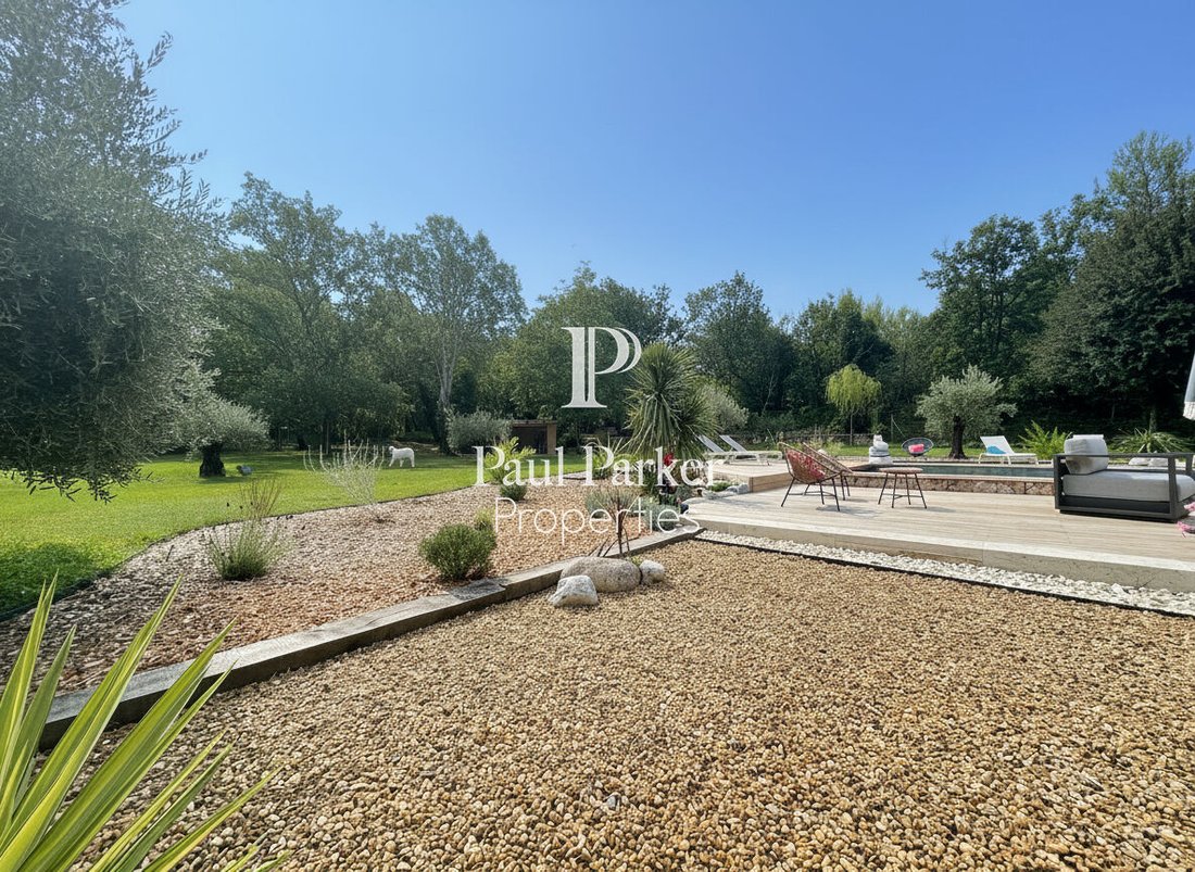 Villa en Jouques, Provenza-Alpes-Costa Azul, Francia 2 - 18739986