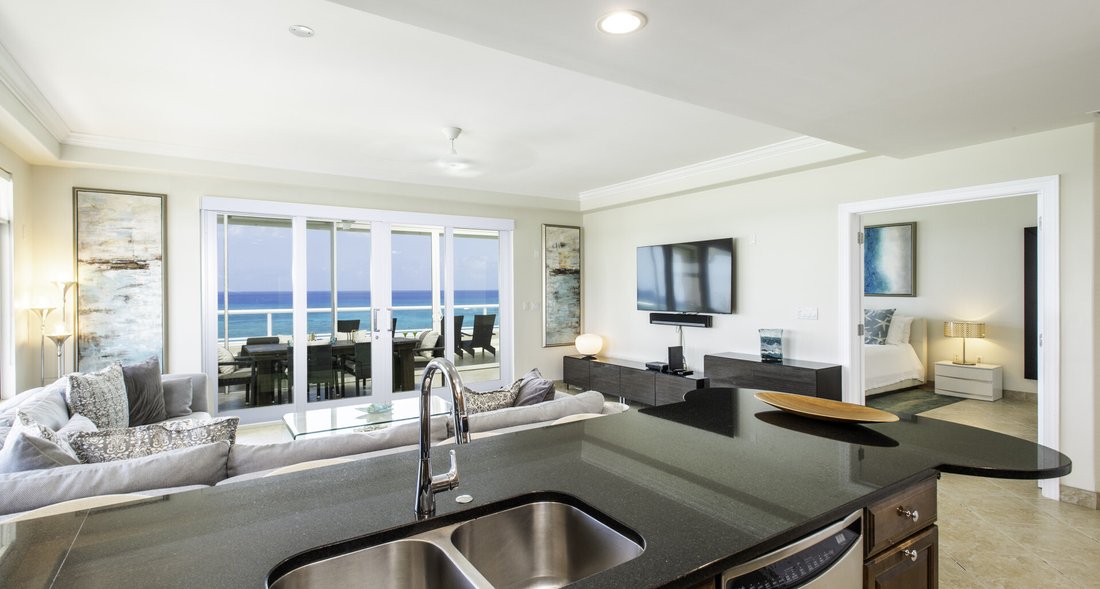 Apartment in George Town, George Town, Cayman Islands 5 - 18740946
