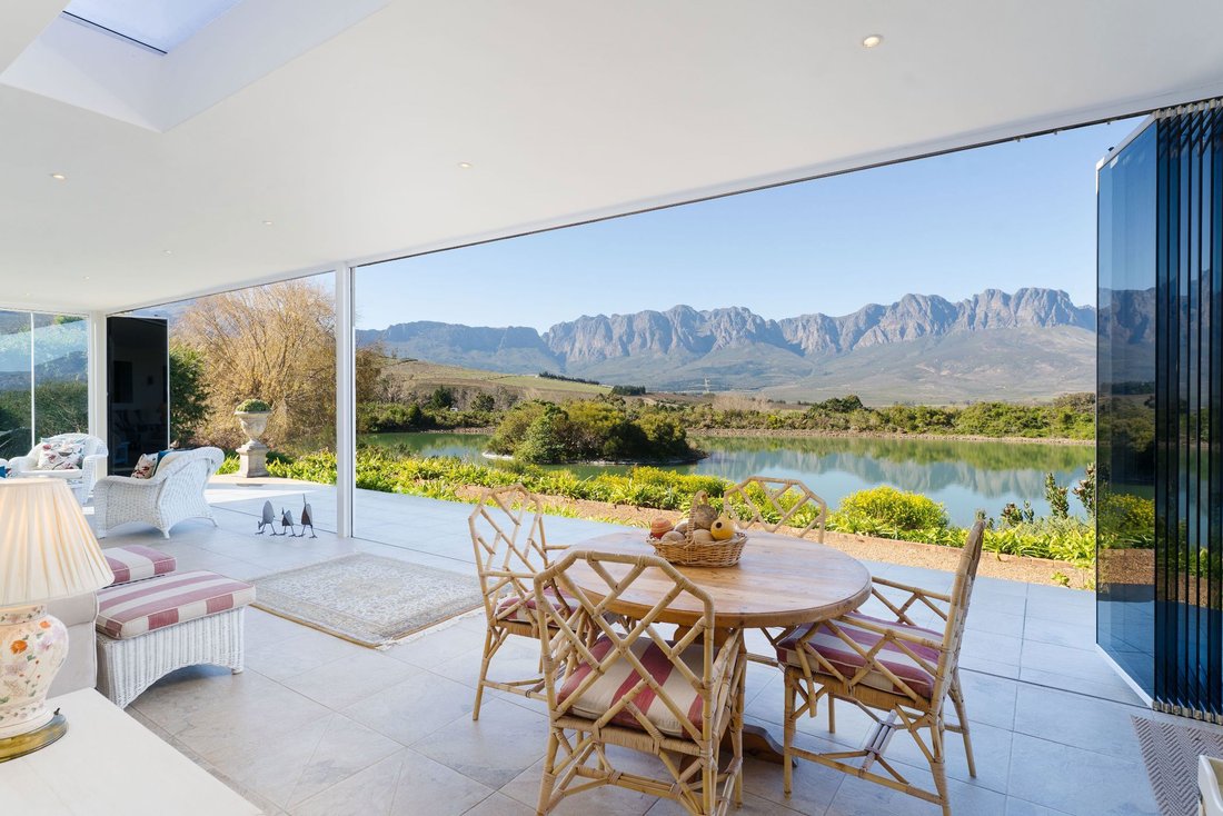 Estate in Erinvale Golf Estate, Cape Town, Western Cape 3 - 18742690