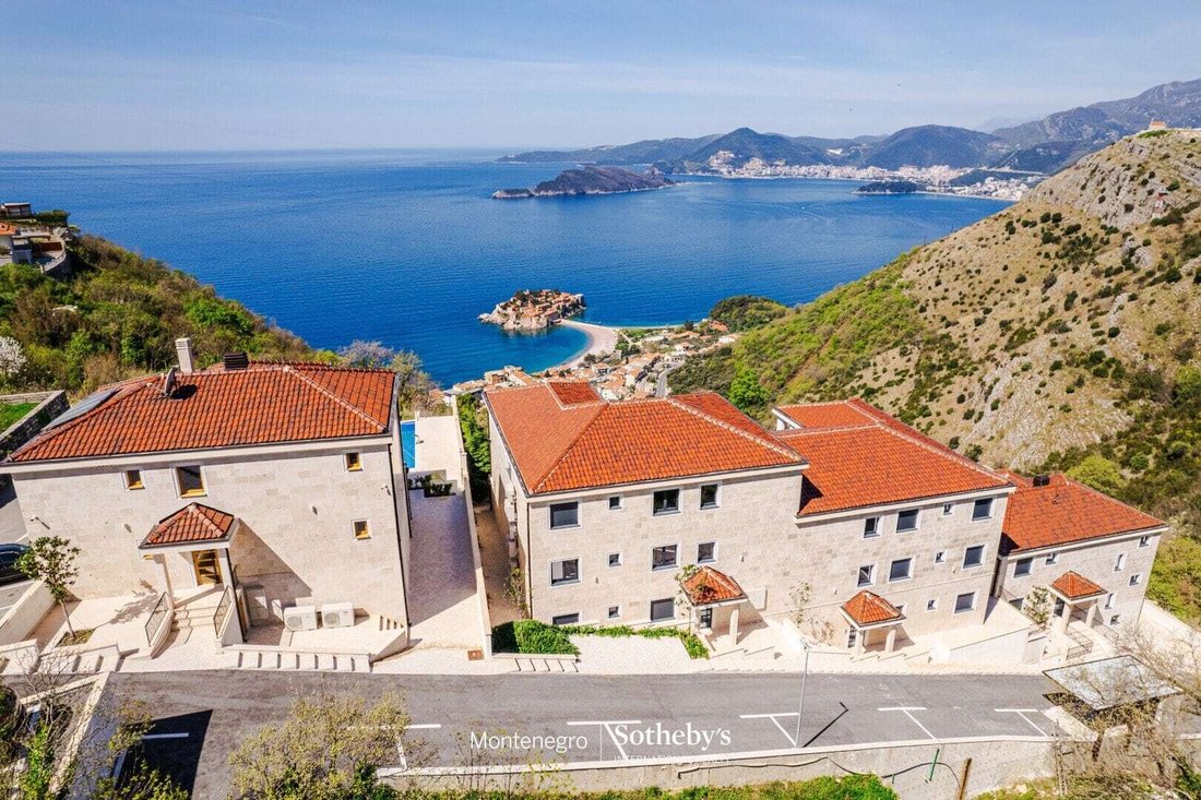 Apartment in Tudorovići, Montenegro 1 - 18741608