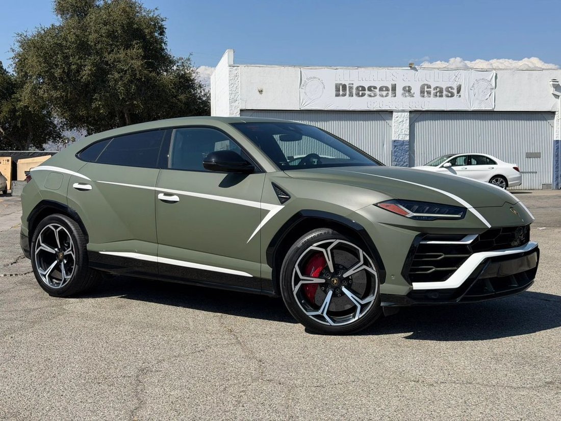 Suv in Azusa, CA, United States 1 - 18745442