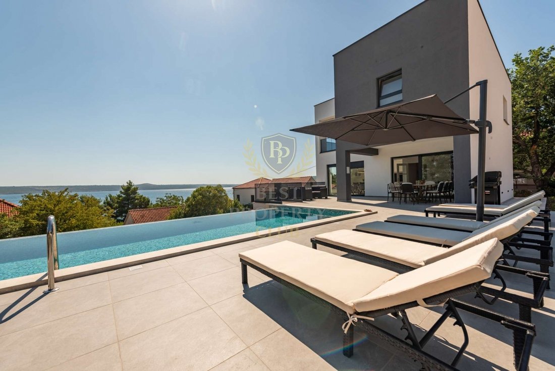 Villa en Opcina Posedarje, Zadar, Croacia 1 - 18745088