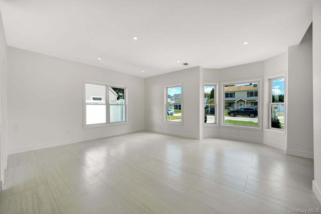 Casa en Levittown, Nueva York, Estados Unidos 4 - 18743042
