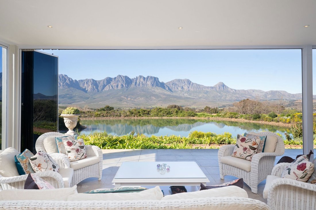 Estate in Erinvale Golf Estate, Cape Town, Western Cape 1 - 18742690