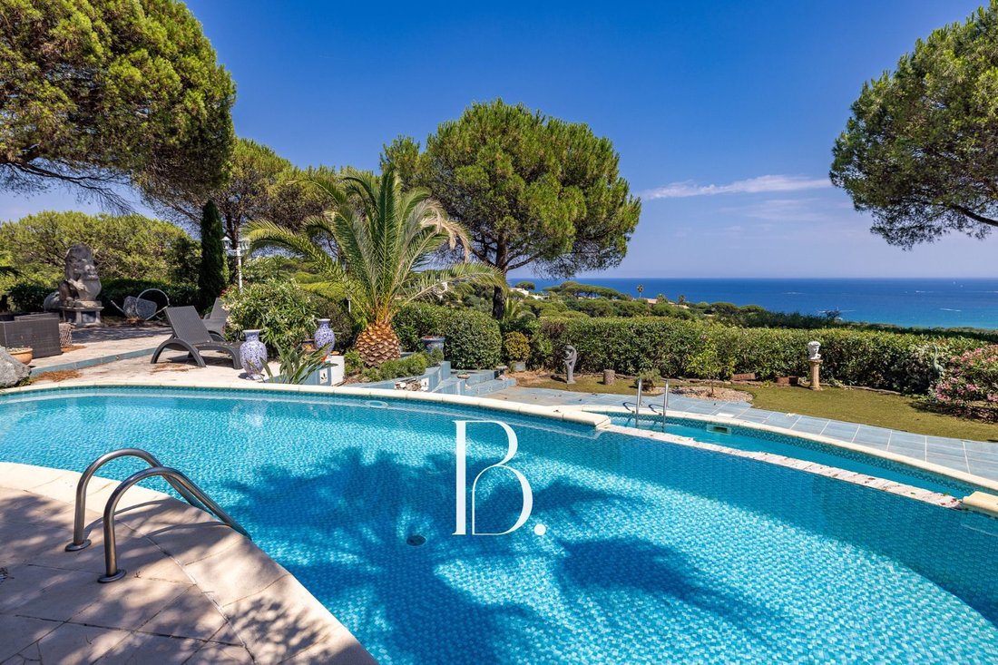 Villa in Ville-Les Saquedes-Le Bouillonnet, Sainte-Maxime, France 1 - 18159268
