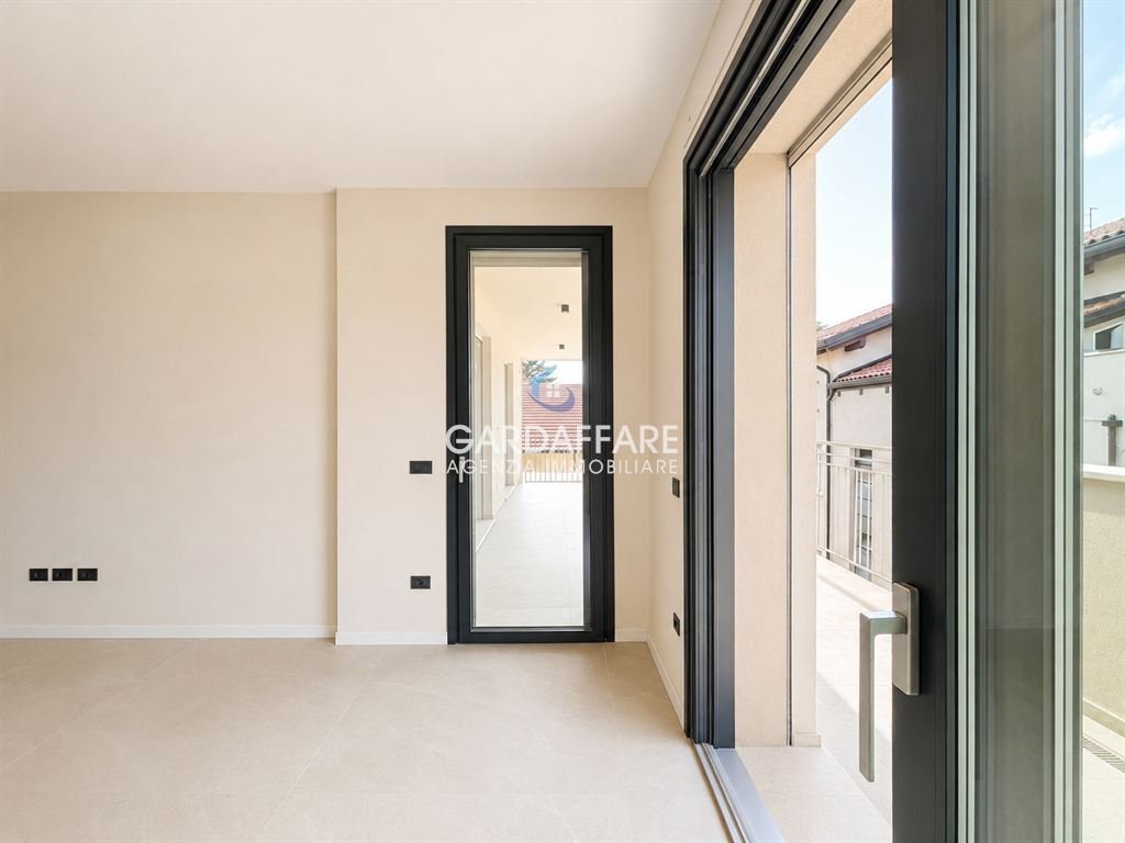 Penthouse in Desenzano Centro, Desenzano del Garda, Lombardy 4 - 17334227