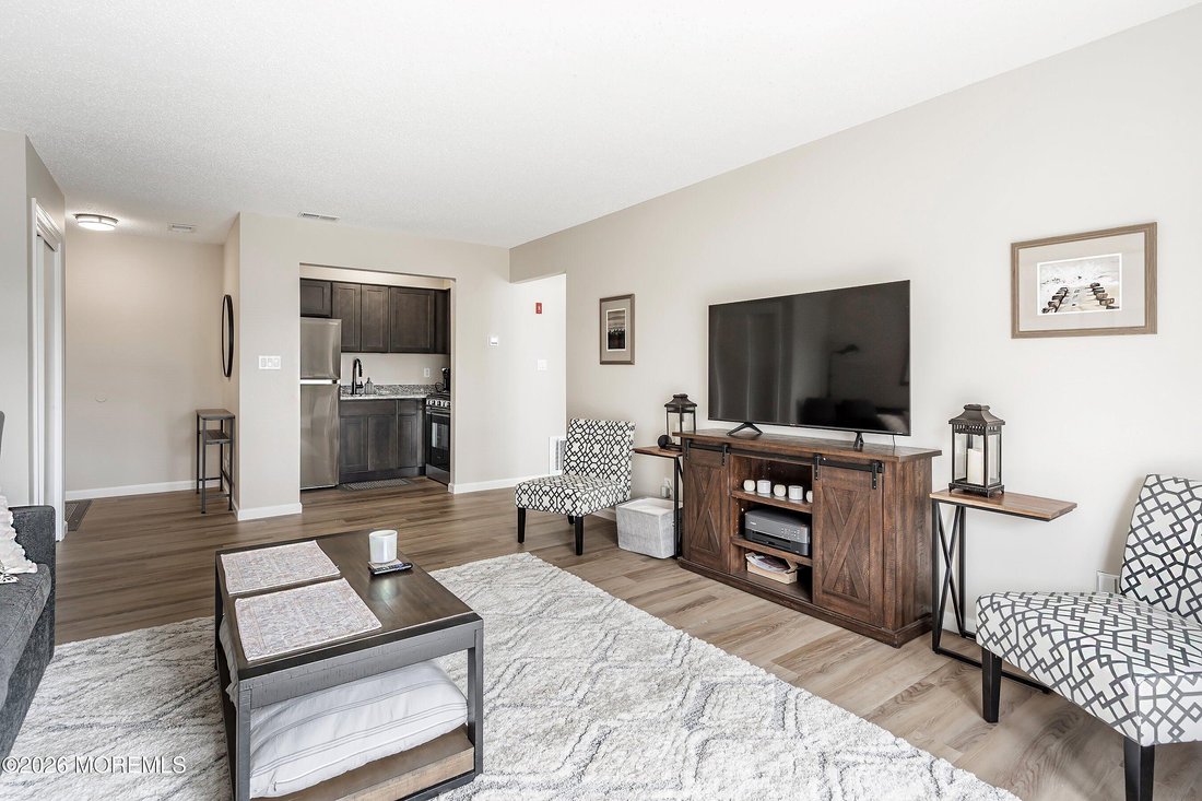 Condo in Neptune City, New Jersey, United States 2 - 18744871