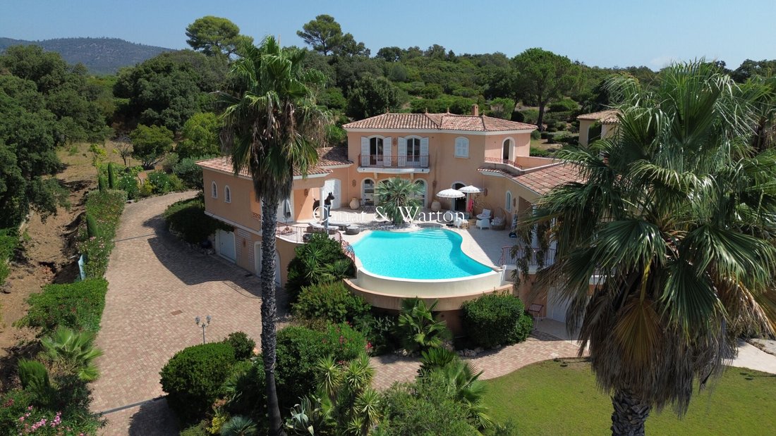 Villa à Le Dramont-Agay-Anthéor-Le Trayas, Saint-Raphaël, France 1 - 18742093