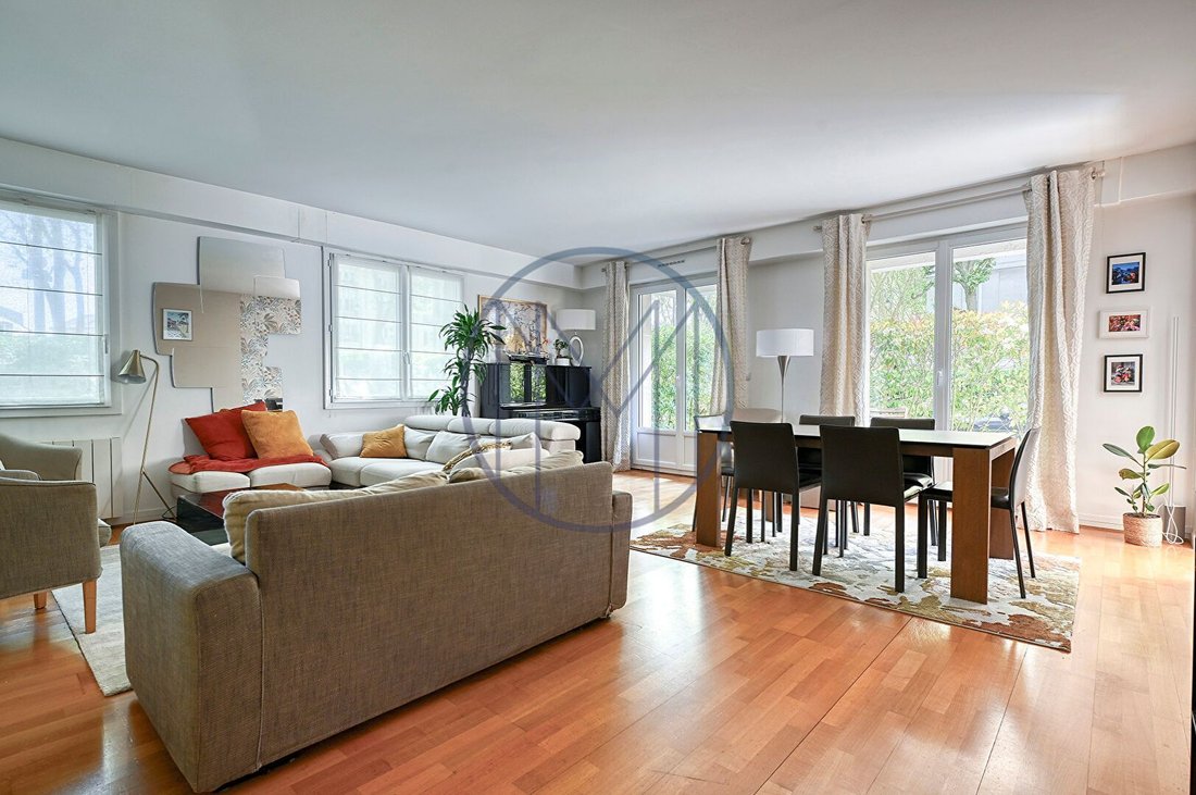 Apartment in Domaine National du Château, Versailles, France 2 - 18744726