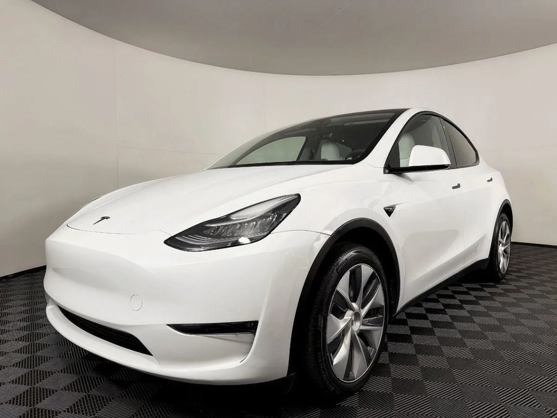 Suv in Lynnwood, WA, United States 2 - 18745436