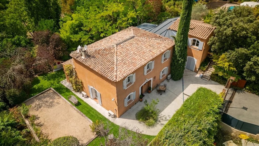 Casa en Saint-Marc-Jaumegarde, Provenza-Alpes-Costa Azul, Francia 1 - 15228016