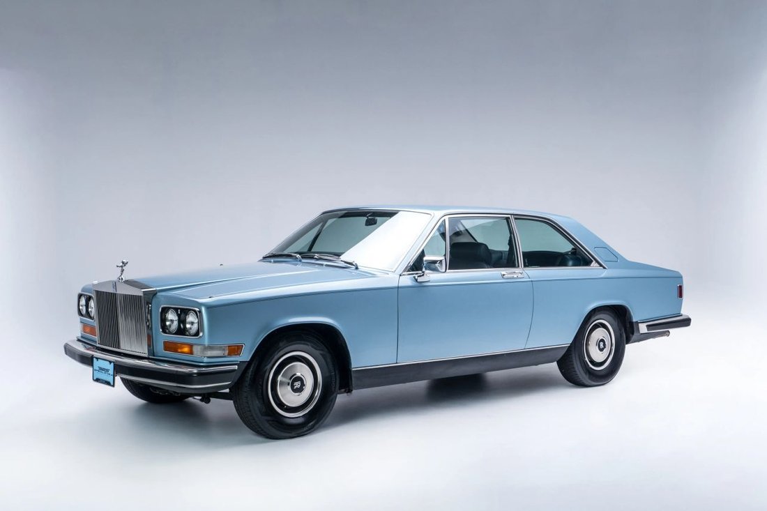 Coupe in Los Angeles, CA, United States 3 - 18745843