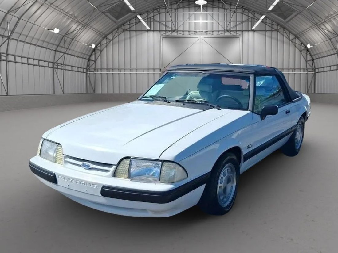 Cabriolet in Pontoon Beach, IL, United States 2 - 18553701