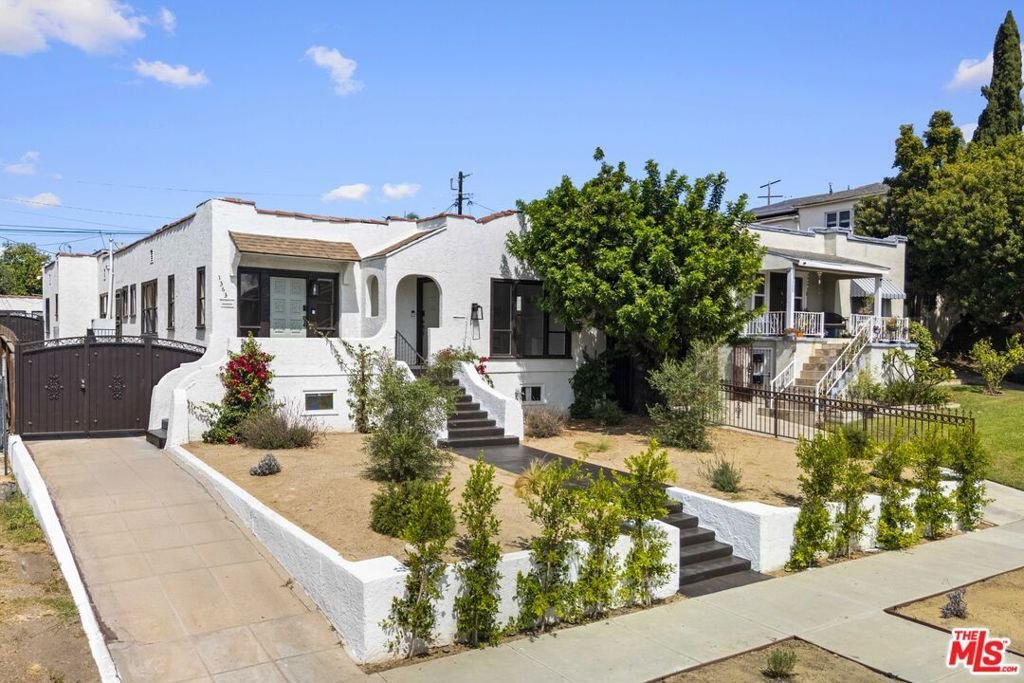 Los Angeles, California, United States 4 - 18414760