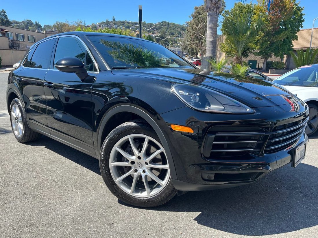 Suv in San Mateo, CA, United States 2 - 18745808