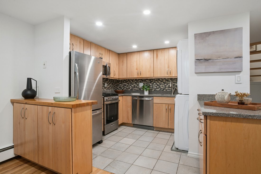 Condo in New York, New York, United States 4 - 18744801