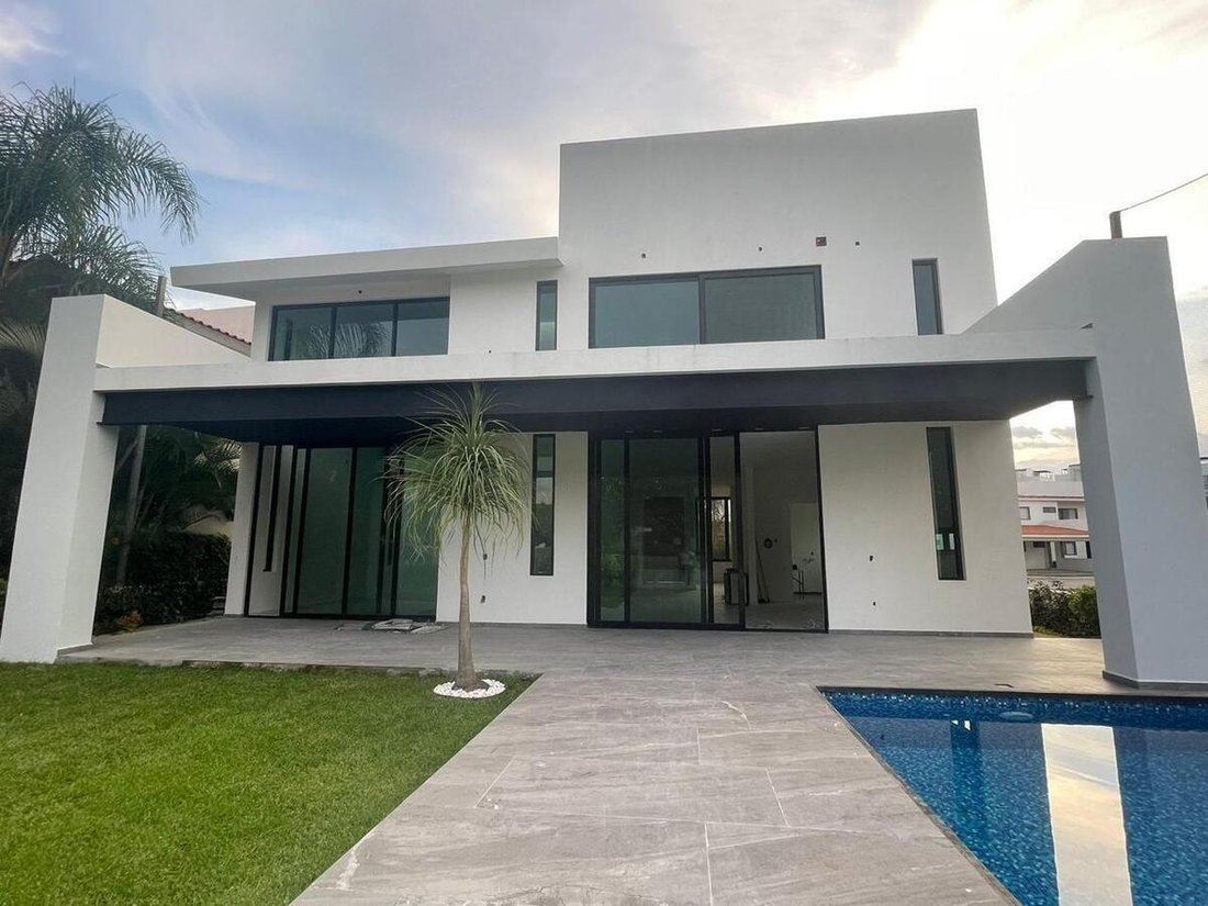 Casa en Fraccionamiento Club de Golf Paraíso, Morelos, México 2 - 18742435