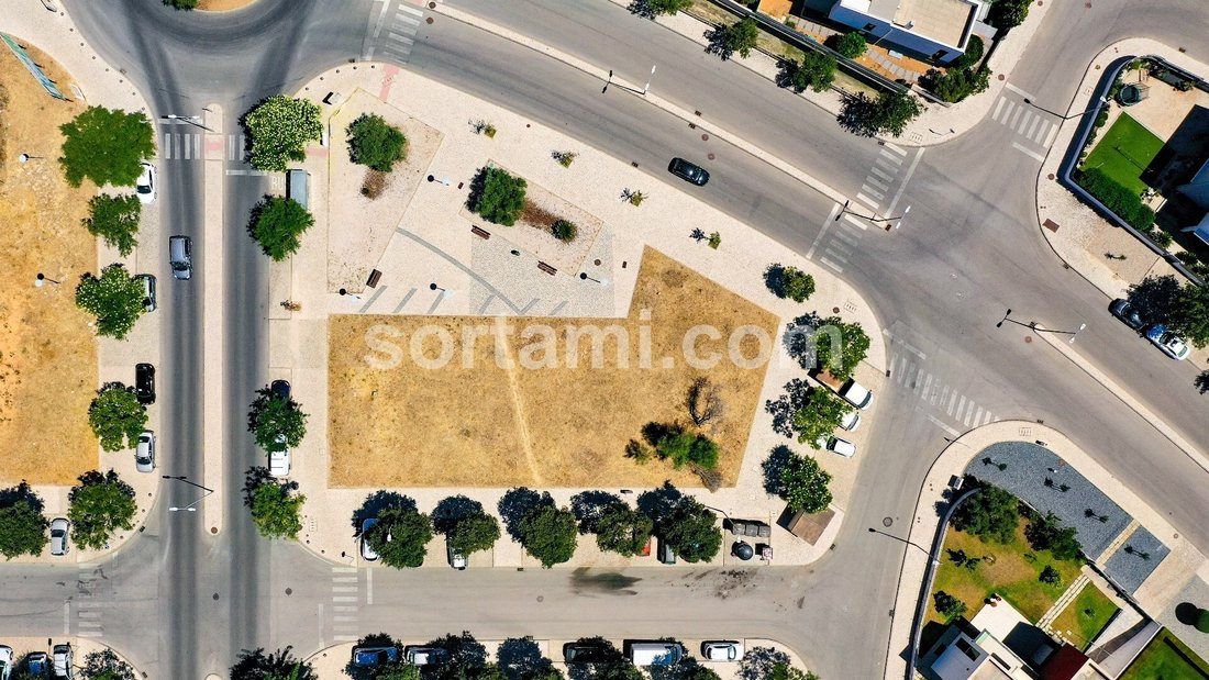 Terreno a Loule (Sao Clemente), Algarve, Portogallo 1 - 15156681