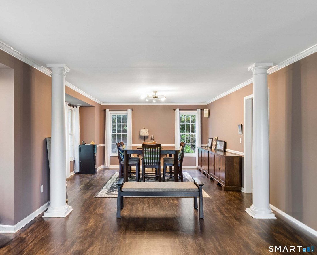 Maison à Newtown, Connecticut, États-Unis 4 - 18740410