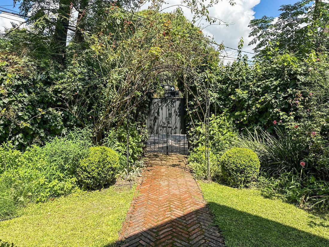 House in Olivos, Buenos Aires Province, Argentina 4 - 18742204