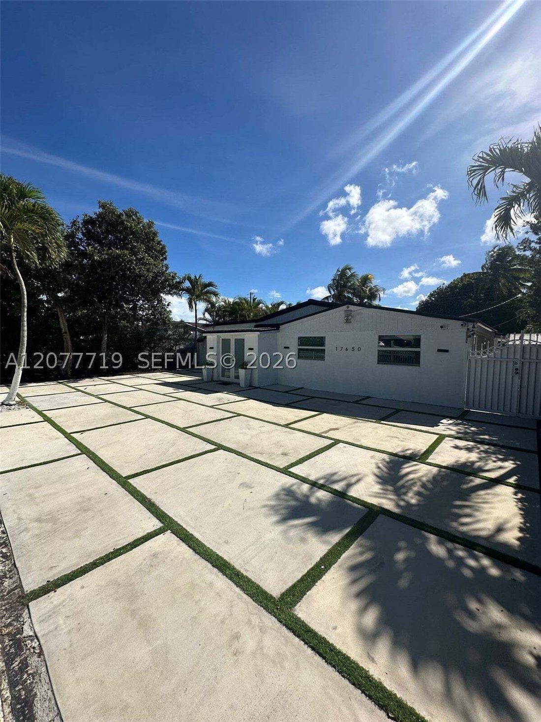 House in Miami, Florida, United States 1 - 18744679