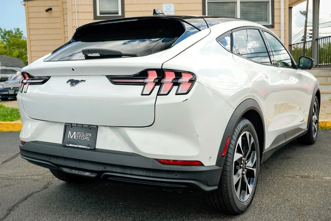 Suv in Atlantic Highlands, NJ, United States 5 - 18745792