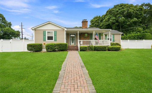 Haus in Lindenhurst, NY, United States 1