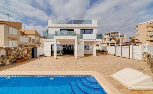 Villa in Torrevieja, Land Valencia, Spanien 1