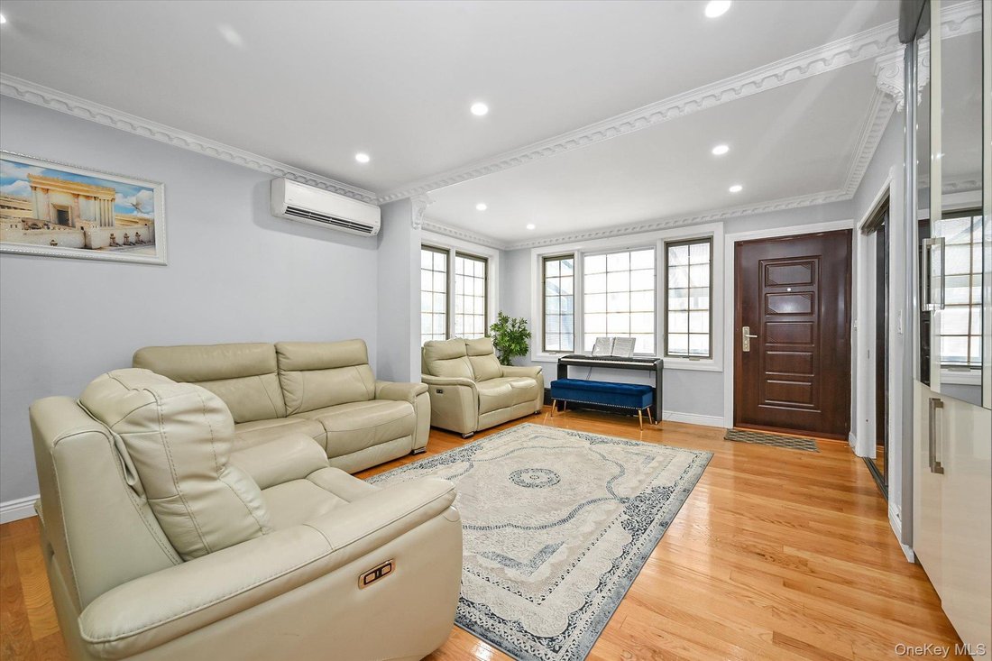 House in New York, New York, United States 2 - 18740961