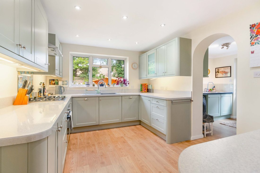 Haus in Ridgewood, Uckfield, England 5 - 18744985