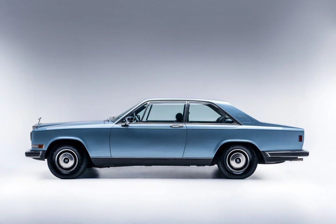 Coupe in Los Angeles, CA, United States 4 - 18745843