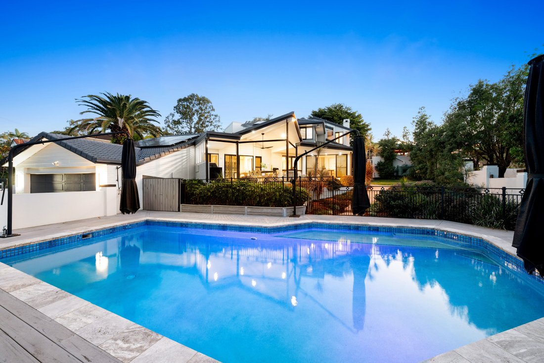 House in Mount Ommaney, Queensland, Australia 4 - 18746078
