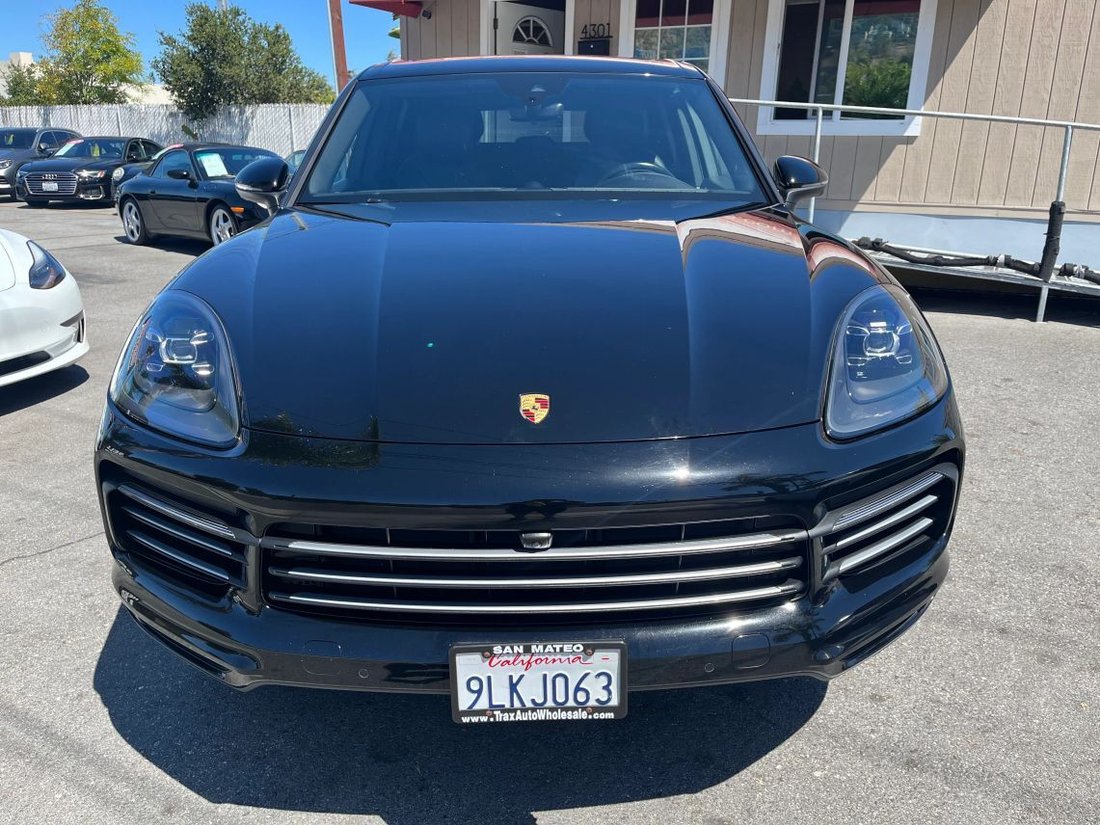 Suv in San Mateo, CA, United States 3 - 18745808