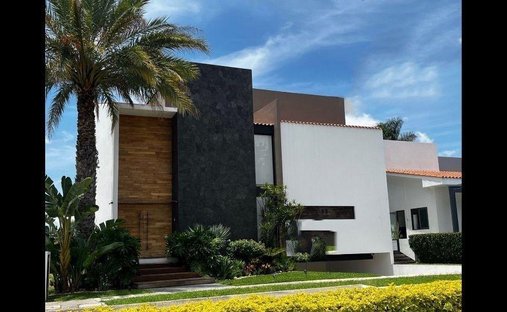 House in Fraccionamiento Club de Golf Paraíso, Morelos, Mexico 1