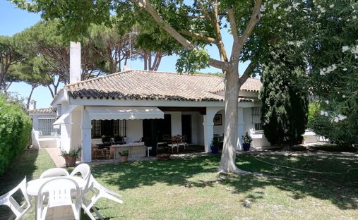 Villa in El Puerto de Santa María, Andalusia, Spain 1