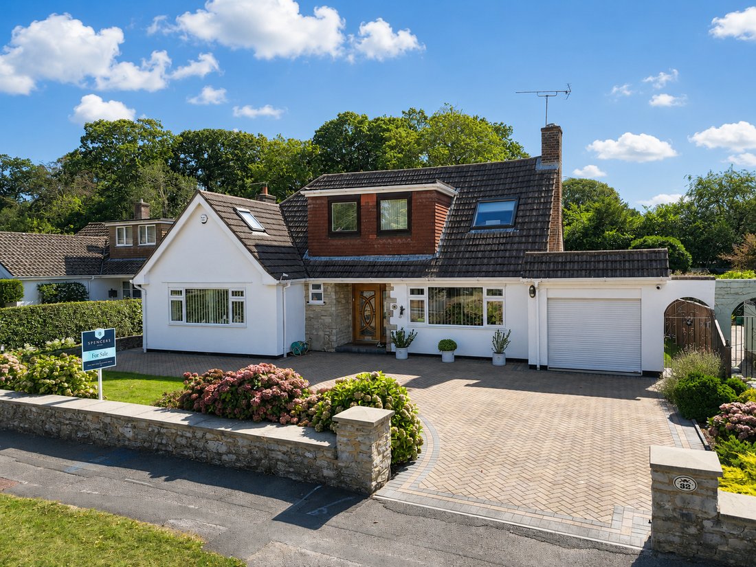 House in Highcliffe, England 1 - 18740779