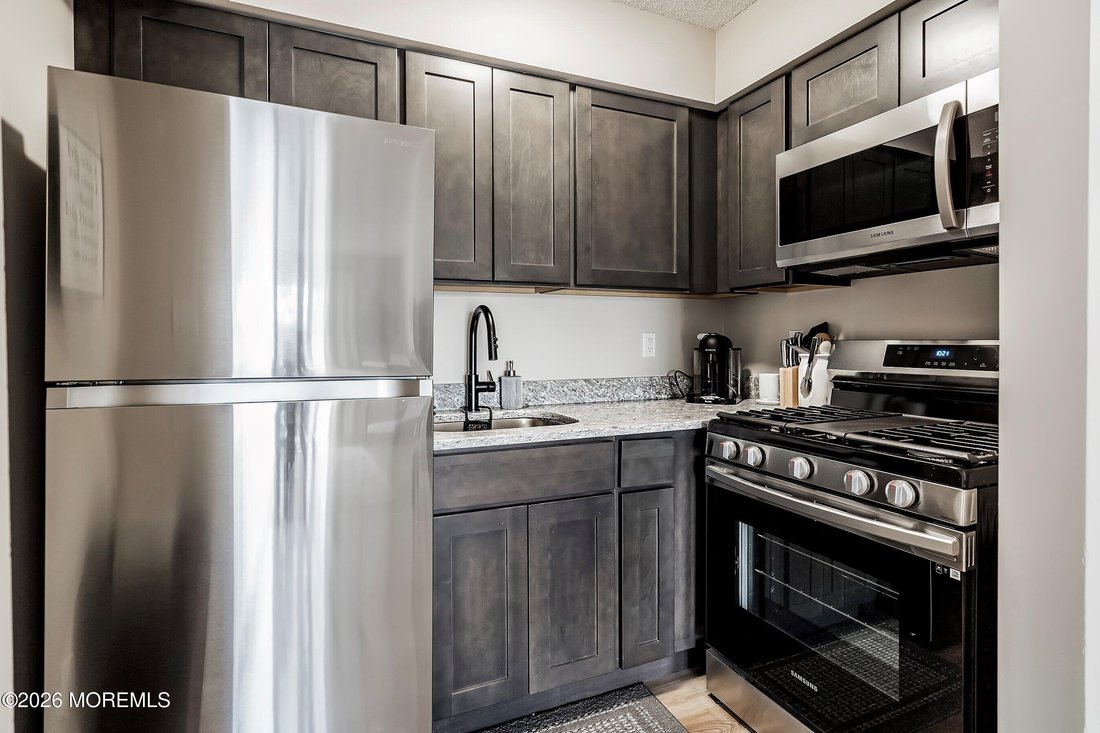 Condo in Neptune City, New Jersey, United States 4 - 18744871
